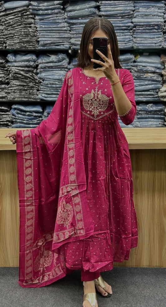 Beautiful Mayur Hand Embroidery Suit Set