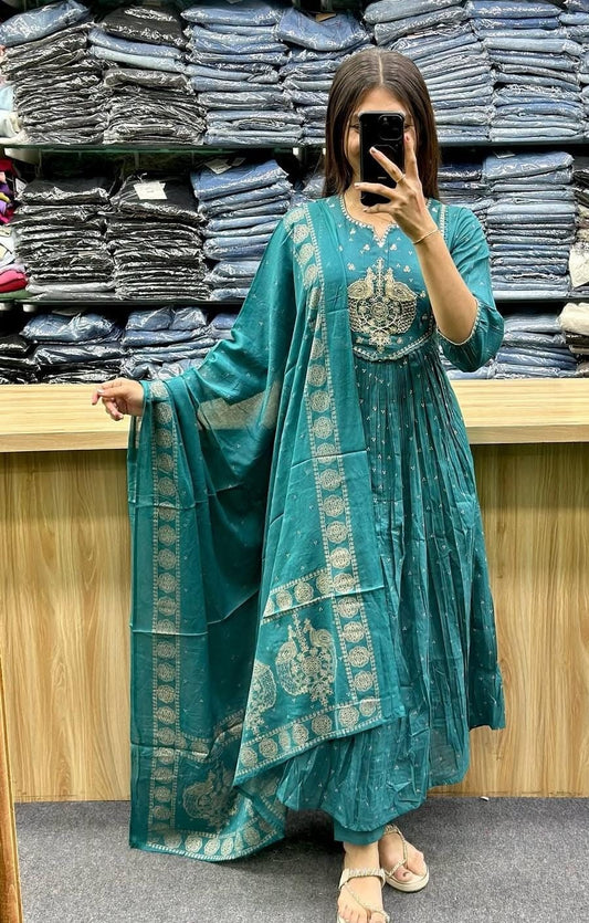 Beautiful Mayur Hand Embroidery Suit Set