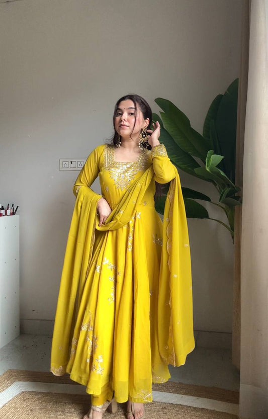 Elegant Thread Sequence 3peiece Suit