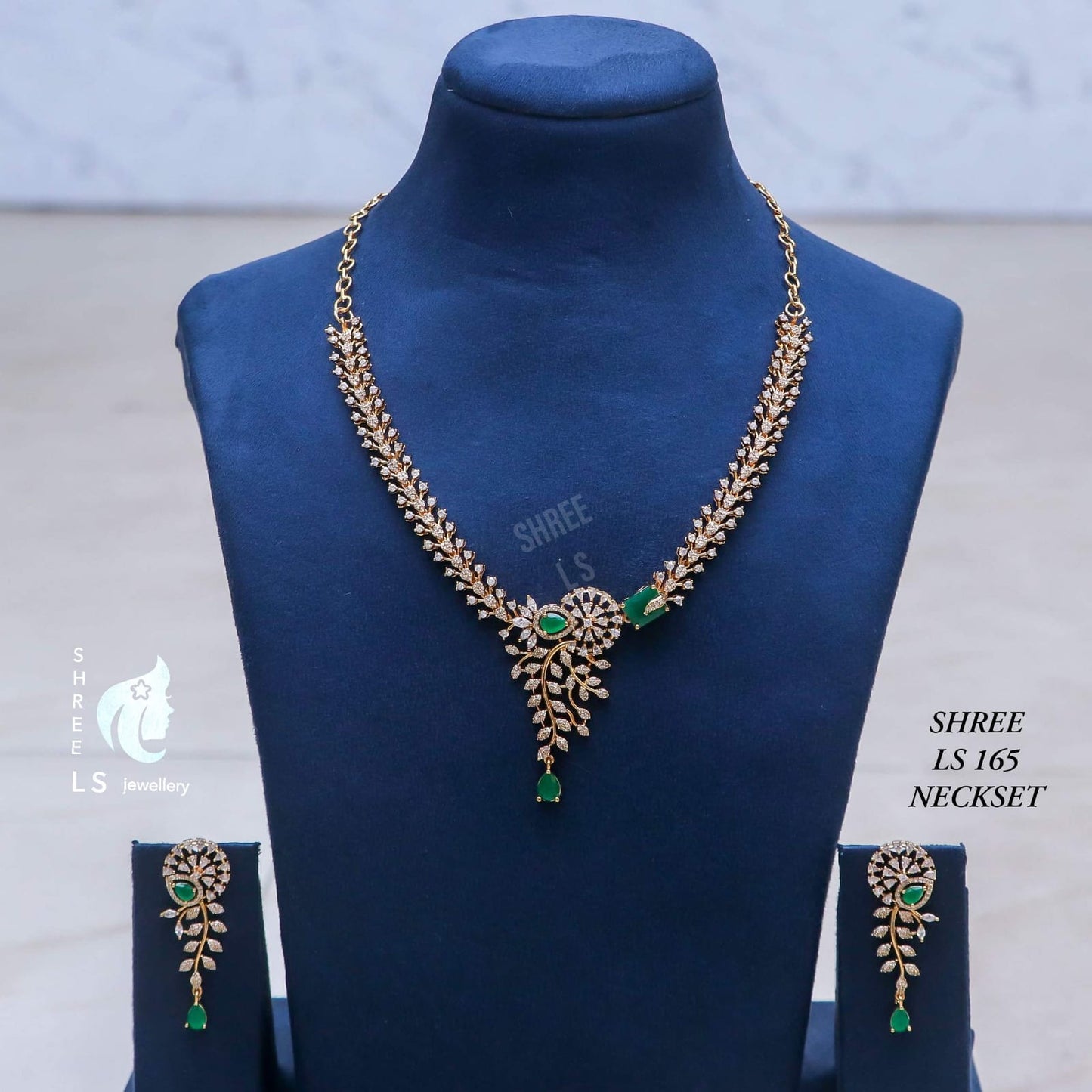 AD Necklace Set