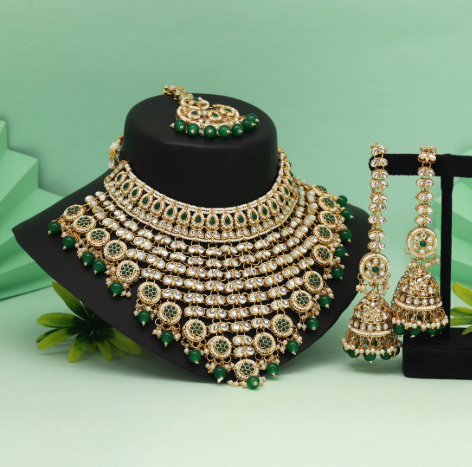 Emerald Kundan Set