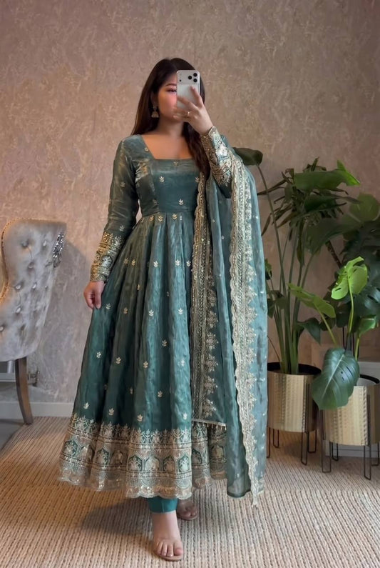 Exclusive Trending Designer Party Wear Look Collection💥👗