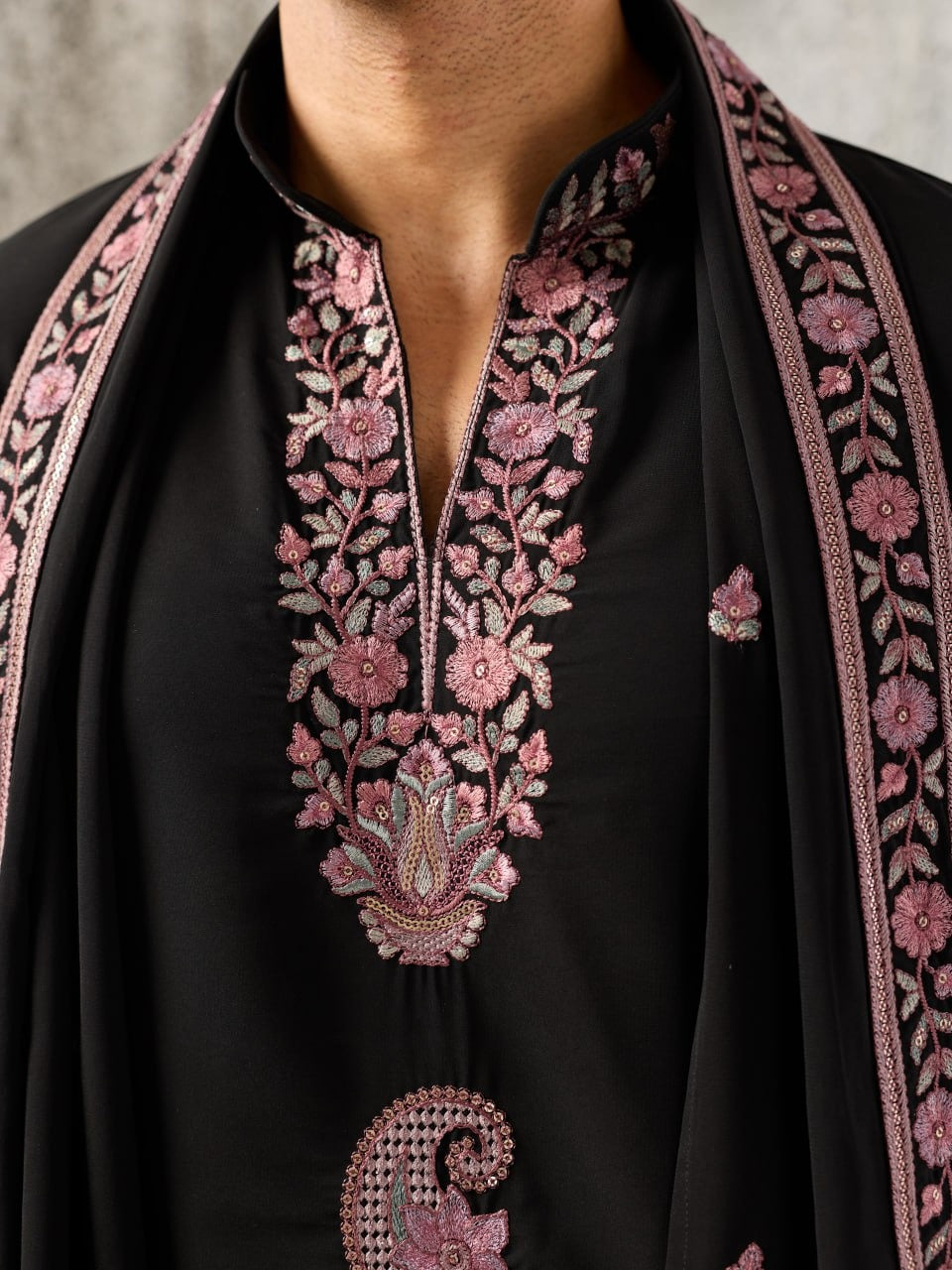 Royal Embroidered Men's Kurta Set