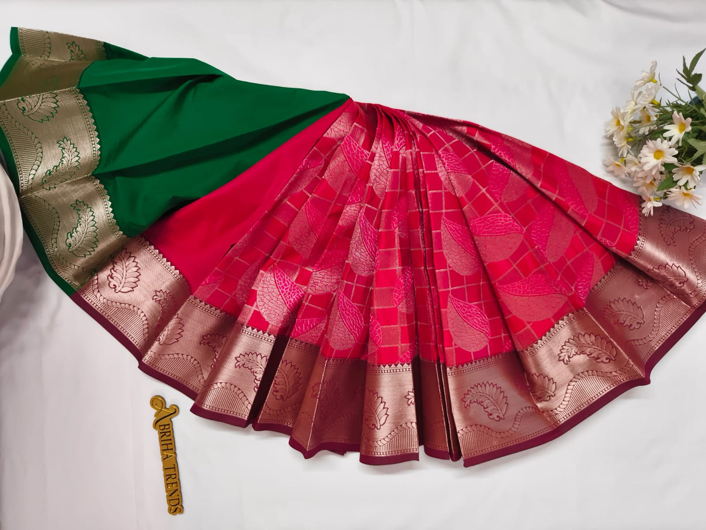 Pink Leaf Motif Silk Saree